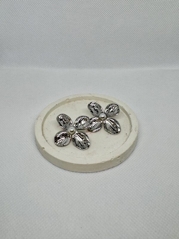 NAZU SILVER EARRINGS