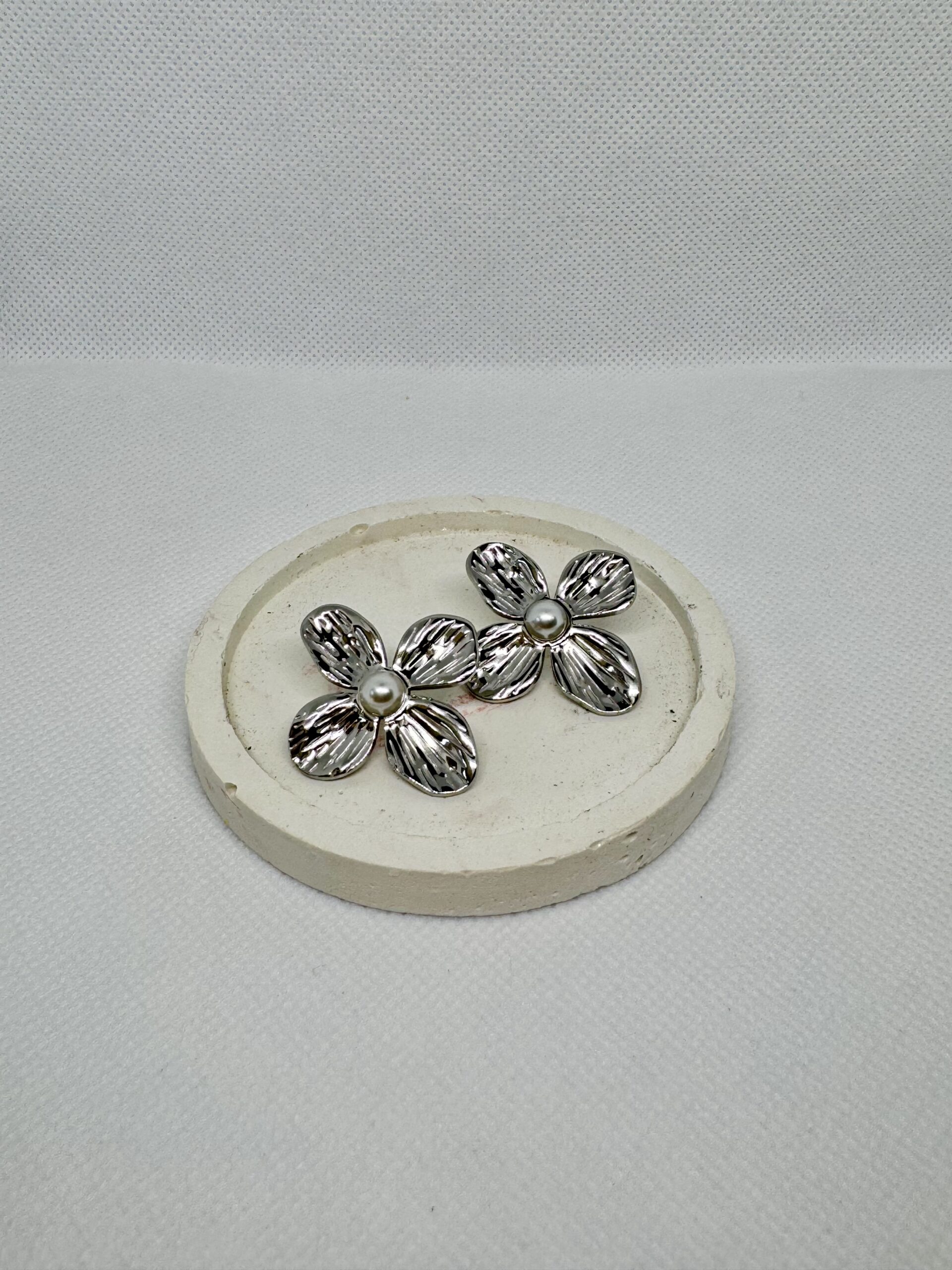 NAZU SILVER EARRINGS